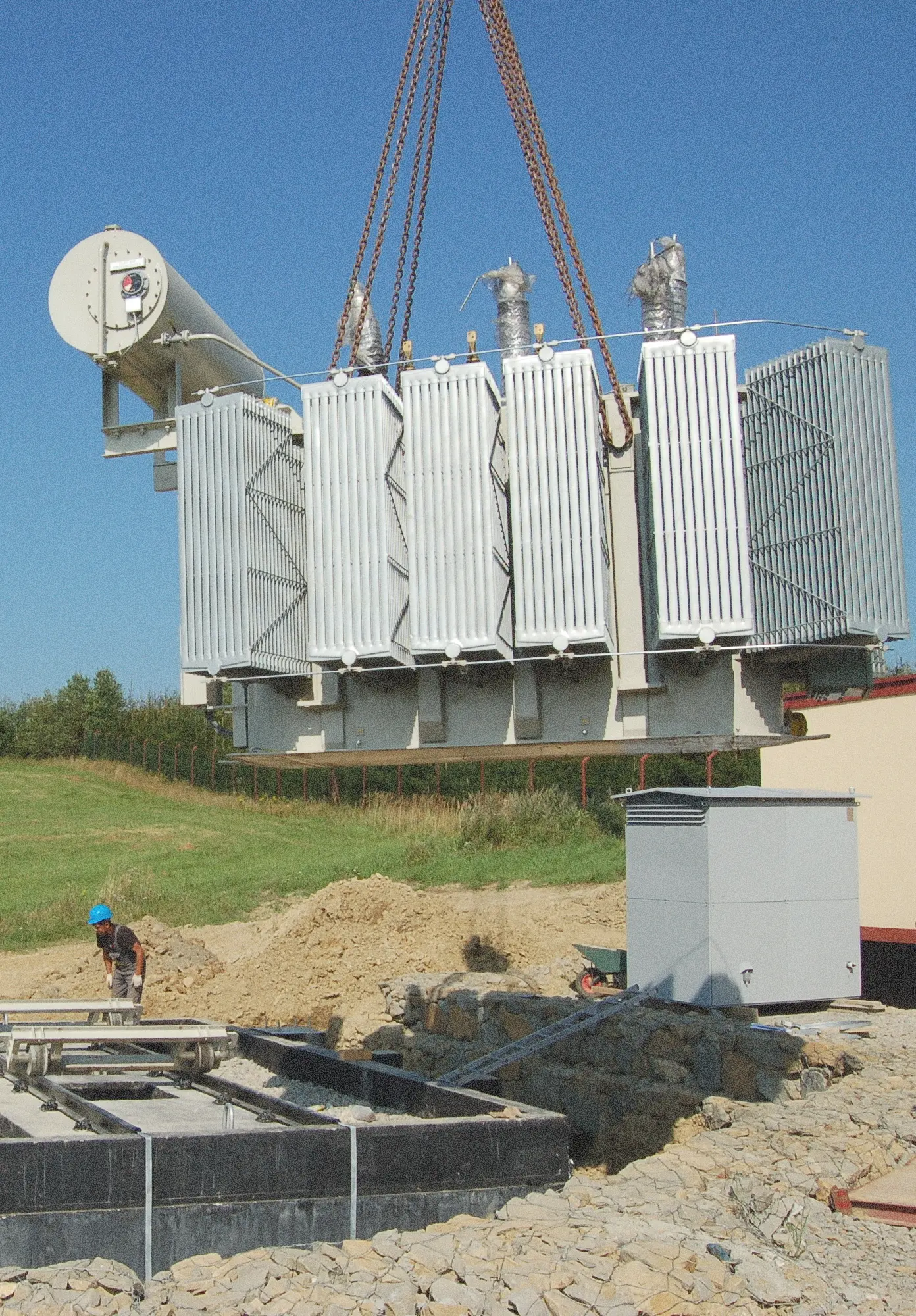 rensys-group-medium-power-transformers-slide-01